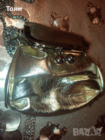 Нова Кожена Златиста Дамска Чанта , снимка 5 - Чанти - 53277449
