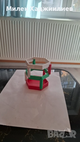 Моливник - бяло, зелено, червено