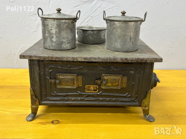 Антична миниатюрна детска печка с фурна – Wurtemberg, с аксесоари