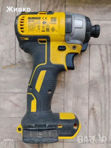Продавам DeWalt DCF 787