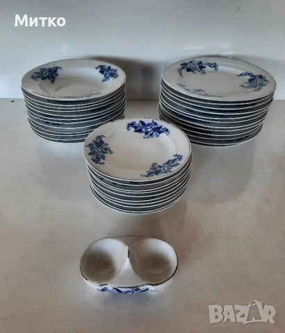 Сервиз от порцеланови чиний с кобалтови рисунки и платинен кант, снимка 2 - Сервизи - 51723757