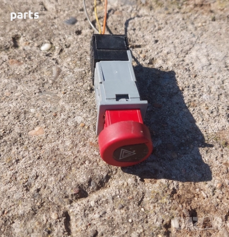 Бутон Аварийни Светлини Пежо Партнер - Ситроен Берлинго, снимка 4 - Части - 52371680