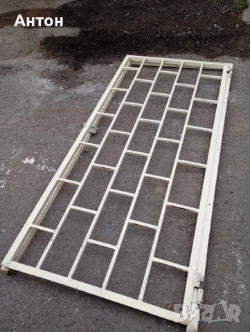 Решетка от железо за врата