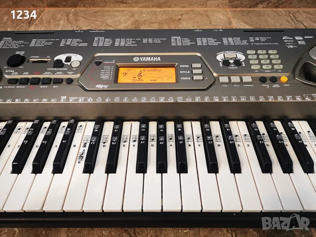 Синтезатор клавир YAMAHA EZ-250i пиано с динамична светеща клавиатура 5 октави, снимка 4 - Синтезатори - 51090450