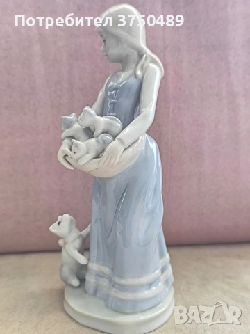 порцеланова фигурка на момиче с котенца, снимка 2 - Колекции - 53812316