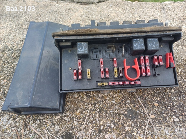 табло с бушони ВАЗ 2104, 2105 и ВАЗ 2107 , снимка 2 - Части - 54293708