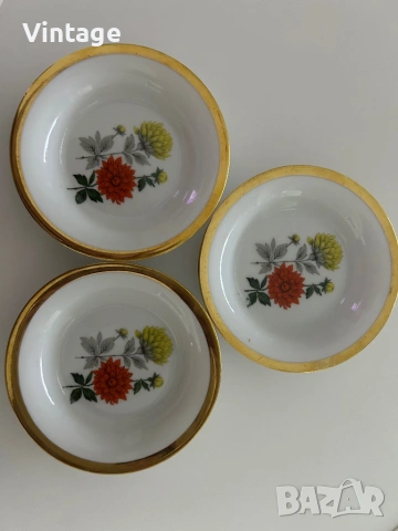Три броя  винтидж Bavaria порцеланови чинии с позлата , снимка 2 - Колекции - 53983568