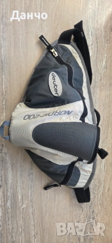 Deuter чантичка за кръста 