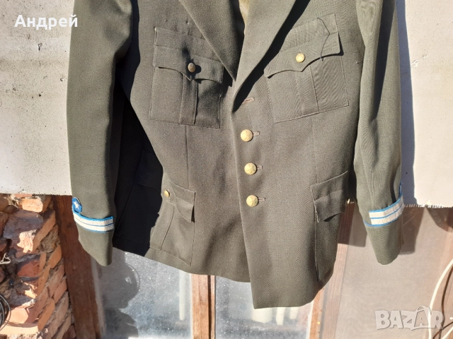 Стара военна куртка #2, снимка 3 - Антикварни и старинни предмети - 52996983
