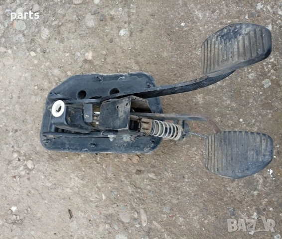 Педали Съединител и Спирачка Пежо Партнер - Ситроен Берлинго, снимка 3 - Части - 54061459