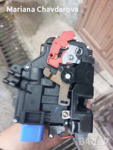 Предна дясна брава голф 5