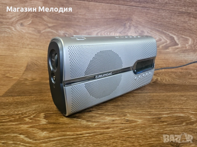 Радио Grundig Music Boy 51 Silver – Мощно преносимо радио с топ звук и отлично състояние., снимка 5 - Радиокасетофони, транзистори - 54199906