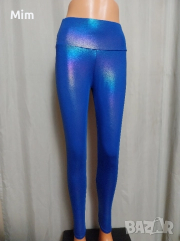  М Син клин в преливащи цветове на светлината 