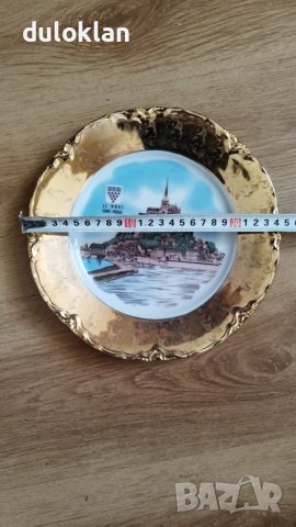 	Красива порцеланова чиния от Мон сен мишел Франция., снимка 2 - Антикварни и старинни предмети - 50613969