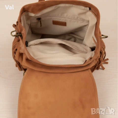 Велурена дамска раница с ресни и метални нитове-бохо стил и практичност, снимка 6 - Чанти - 52475253