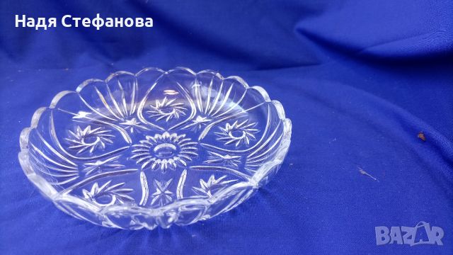 Бонбониера, ръчна гравюра и две чинийки за мезета, снимка 9 - Чинии - 46601903