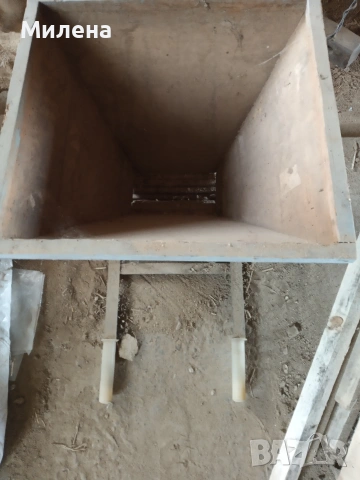 Стара гроздомелачка