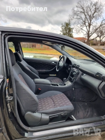 Mercedes-Benz C180 Kompresor, снимка 13 - Автомобили и джипове - 54031115