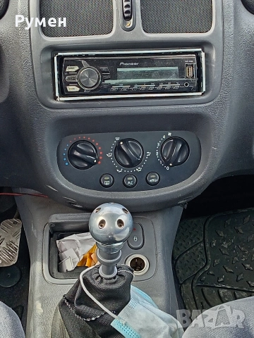 Рено Клио 1.4 , снимка 10 - Автомобили и джипове - 53702090