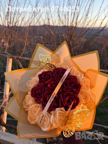Красив вечен букет от сатенени рози 