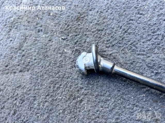 Щека преден капак за Тойота Аурис. 2007-2012г , снимка 2 - Аксесоари и консумативи - 50436398