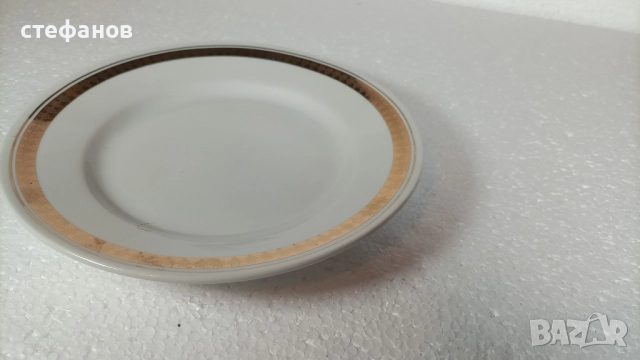 Български порцеланови чинии, Разград, дебел и тънък златен кант, снимка 6 - Чинии - 52640965