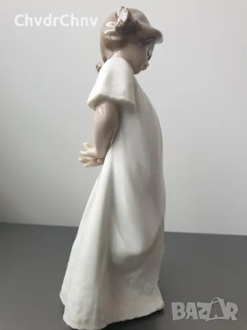 НАО ЛАДРО испанска порцеланова фигура на момиче в нощница/NAO Lladro статуетка 20см, снимка 2 - Колекции - 47208536