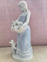 порцеланова фигурка на момиче с котенца, снимка 2