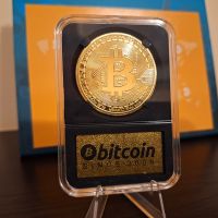 Сувенирна монета Bitcoin, снимка 1 - Нумизматика и бонистика - 45463297