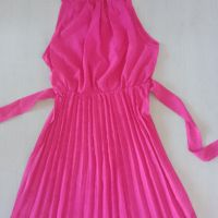 Нова цикламена рокля М, снимка 1 - Рокли - 45264535
