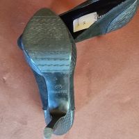 Обувки-черни,велур и кожа с висок ток., снимка 3 - Дамски обувки на ток - 45595531