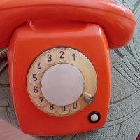 Ретро аналогов немски телефон, снимка 1 - Стационарни телефони и факсове - 45399241