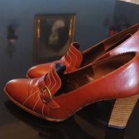 Американски кожени ( от най- фина кожа) пролетни обувки на среден ток. Номер 35-36, снимка 4 - Дамски обувки на ток - 45415786