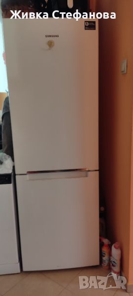 Хладилник с фризер инвенторен но фрост, снимка 1