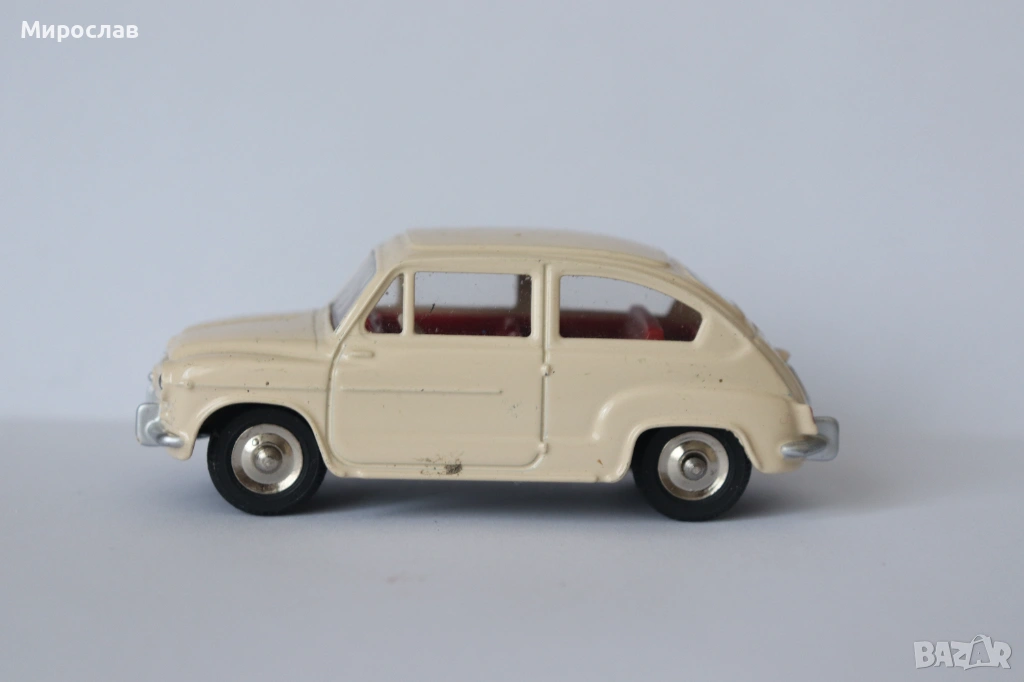 DINKY TOYS FIAT 600 КОЛИЧКА МОДЕЛ, снимка 1