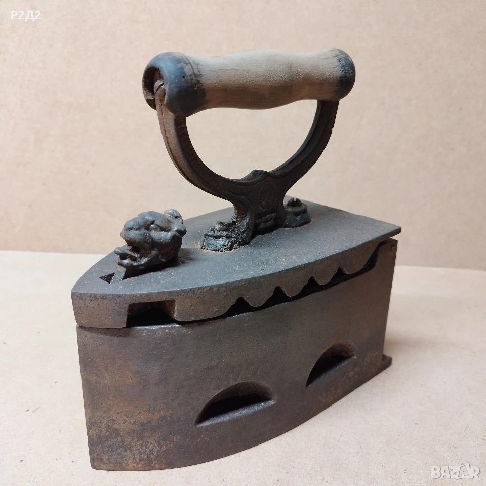 стара ютия на жар с лъвска глава , снимка 1