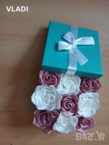 Ръчно изработени сатенени рози, снимка 4 - Ръчно изработени сувенири - 45891917