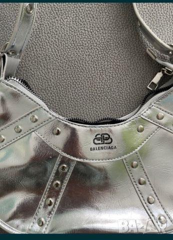 Balenciaga сребриста чанта, снимка 3 - Чанти - 46440993