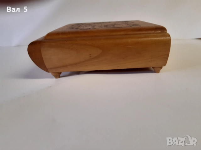 Стара дървена интересна кутия за бижута, снимка 4 - Антикварни и старинни предмети - 52400992