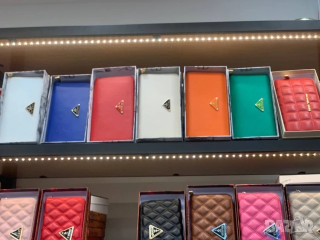 портмонета в кутия karl lagerfeld ysl saint laurent guess prada pinko MCM chanel , снимка 9 - Портфейли, портмонета - 50999464