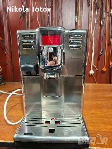 Продава се кафемашина Saeco incanto. 