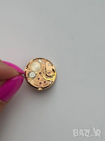 Дамски механизъм Omega, снимка 2 - Антикварни и старинни предмети - 54207513