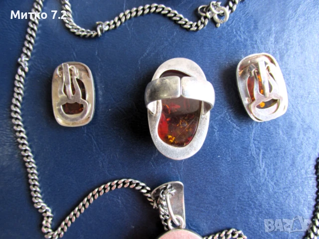 Старинен сребърен комплект с естествен кехлибар, снимка 8 - Бижутерийни комплекти - 50791555