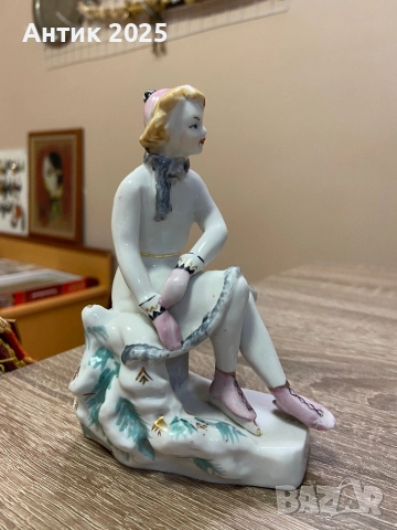 Фарфорова фигурка “Фигуристка” (Полонно ЗХК, СССР)