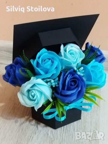 💙🎓💙🎓Тематичен букети със сапунени рози, снимка 3 - Подаръци за мъже - 45465471