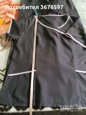 Две дамски работни униформи L