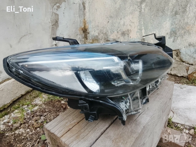 Десен фар за Mazda  6, снимка 2 - Части - 53737265
