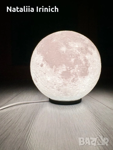  Нощник „Месец“