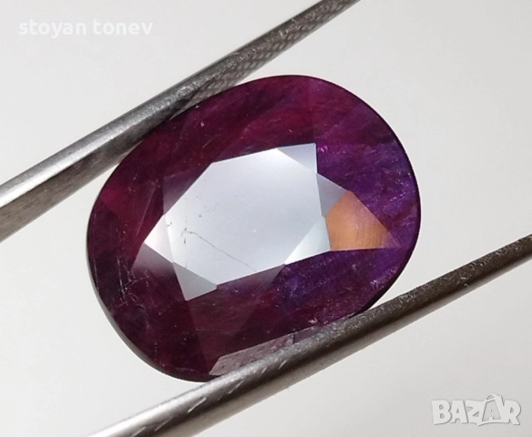 Голям естествен рубин в пурпурно червен цвят 9.83кт.! Сертифициран! Нов!, снимка 9 - Други - 52787857