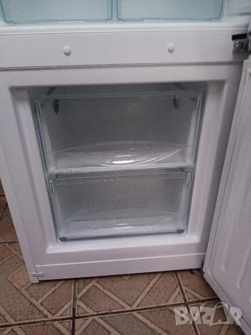 Като нов комбиниран хладилник с фризер Миеле Miele с две години гаранция!, снимка 5 - Хладилници - 53449064